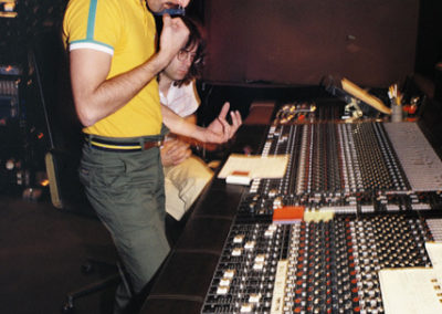 FM_20 Peter Hince, Freddie Mercury & producer Reinhold Mack. Musicland studios, Munich 1982, Galerie Stephen Hoffman, München