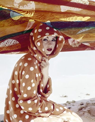 Norman Parkinson, Strandcover der Vogue, May 1957, Galerie Stephen Hoffman