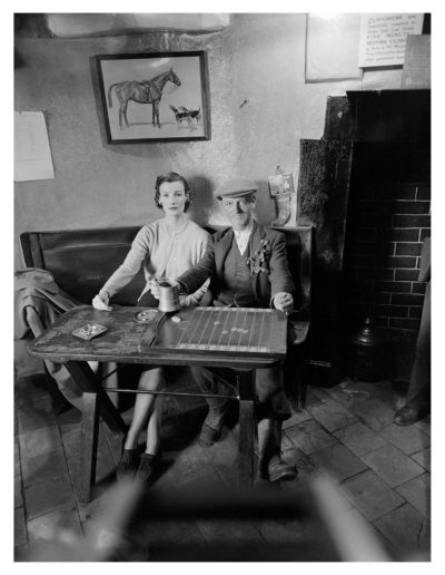 Norman Parkinson, Model Wenda Parkinson für Vogue, Galerie Stephen Hoffman, München
