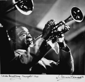 Herman Leonard: The Art of Jazz, Louis Armstrong, 1955, The Newport Jazz Festival - Galerie Stephen Hoffman, München