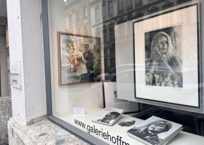 Terry O'Neill, Brigitte Bardot, Deauville - Schaufenster Galerie Stephen Hoffman, München